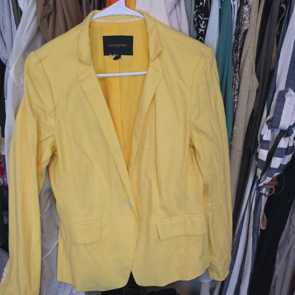 Banana Republic Jackets & Blazers - Banana Republic Vibrant Yellow Blazer